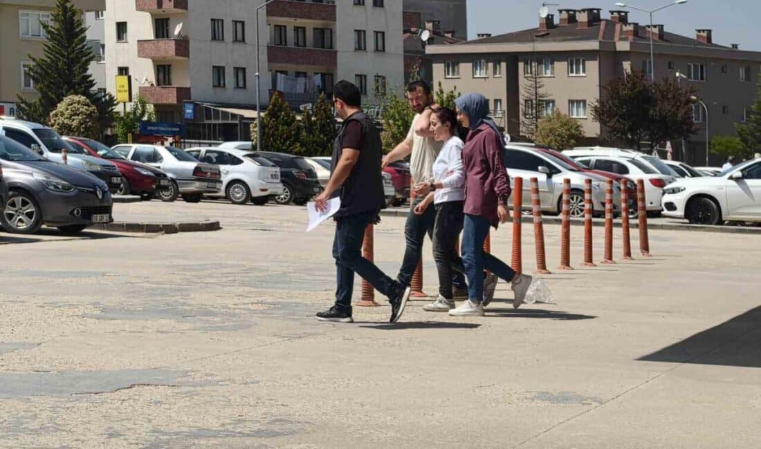 İnegöl’de 21 Yıl Hapis Cezası Bulunan Kadın Ormanda Saklanırken Yakalandı Bursa'nın İnegöl ilçesinde, 21 yıl hapis cezası daha önce kesinleşen