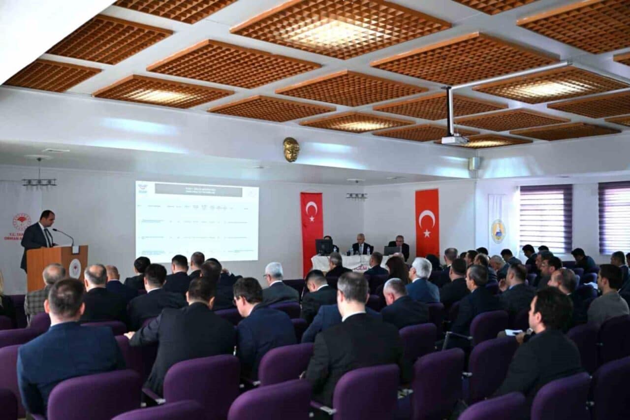 Kırklareli'nde İl Koordinasyon Kurulu Toplantısı, Vali Uğur Turan'ın liderliğinde yapıldı.