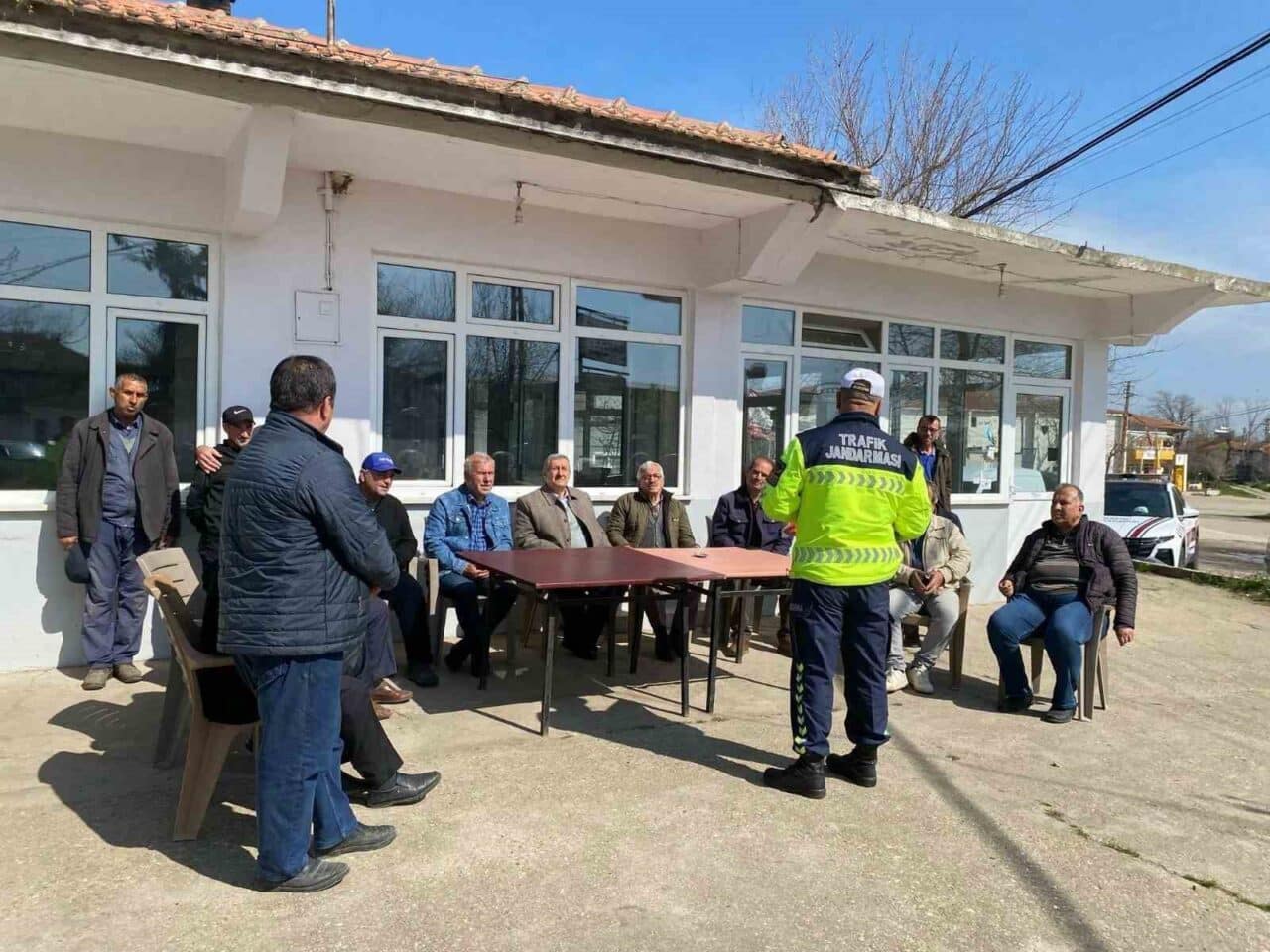 Kırklareli İl Jandarma Komutanlığı, traktör sürücülerine trafik güvenliği hakkında bilgilendirme