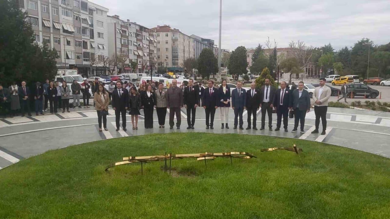 Kırklareli'nde Turizm Haftası etkinlikleri çelenk sunma töreniyle başladı. İl Kültür
