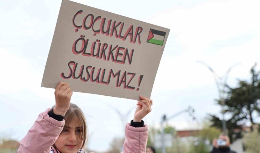 Kırşehir’de Sivil Toplum Kuruluşları, Filistin’e Yönelik İsrail Saldırılarını Protesto Etti Kırşehir'de sivil toplum kuruluşları, İsrail'in Filistin'e yönelik saldırılarını protesto etti.