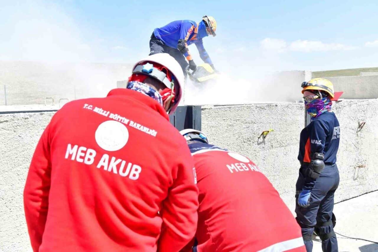 Kırşehir'de, Milli Eğitim Bakanlığı Arama ve Kurtarma Birimi, AFAD ile