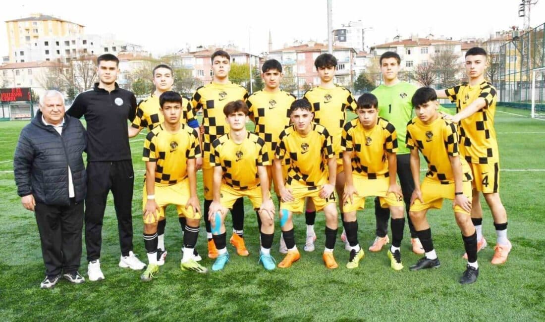 Kocasinan Şimşekspor, U15 Ligi Play-Off İlk Maçında Kayseri Atletikspor’u 3-0 Geçerek Şampiyonluğu Elde Etti Kayseri U15 Ligi Play-Off'un ilk karşılaşmasında Kocasinan Şimşekspor, Kayseri Atletikspor'u