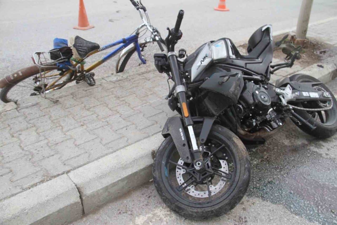 Konya'nın Beyşehir ilçesinde, 17 yaşındaki S.E.K. yönetimindeki motosiklet, 73 yaşındaki