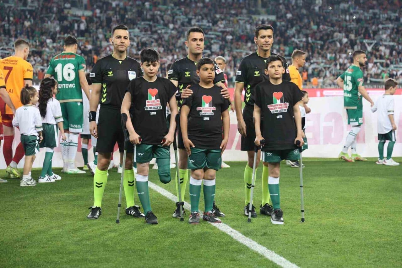 Ziraat Türkiye Kupası yarı finalinde Konyaspor ile Galatasaray arasında oynanan