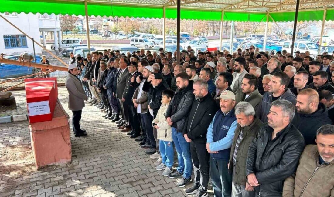 Kore Gazisi Mustafa Tükenmez, Kayseri’de düzenlenen törenle son yolculuğuna uğurlandı. 91 yaşında vefat eden Kore Gazisi Mustafa Tükenmez, Kayseri'nin Tomarza