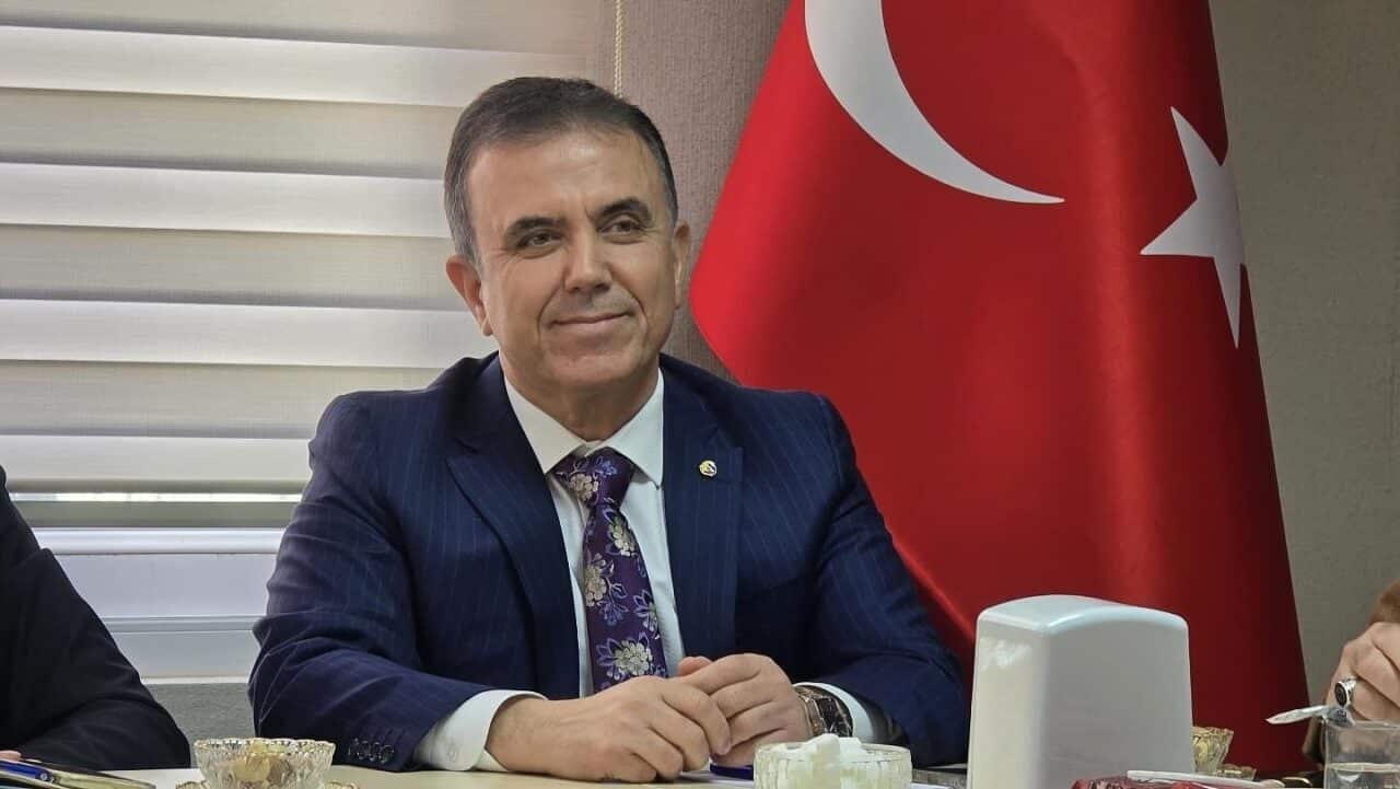 Kozan Ticaret Odası Başkanı Mustafa Kandemir, CHP Genel Başkanı Özgür