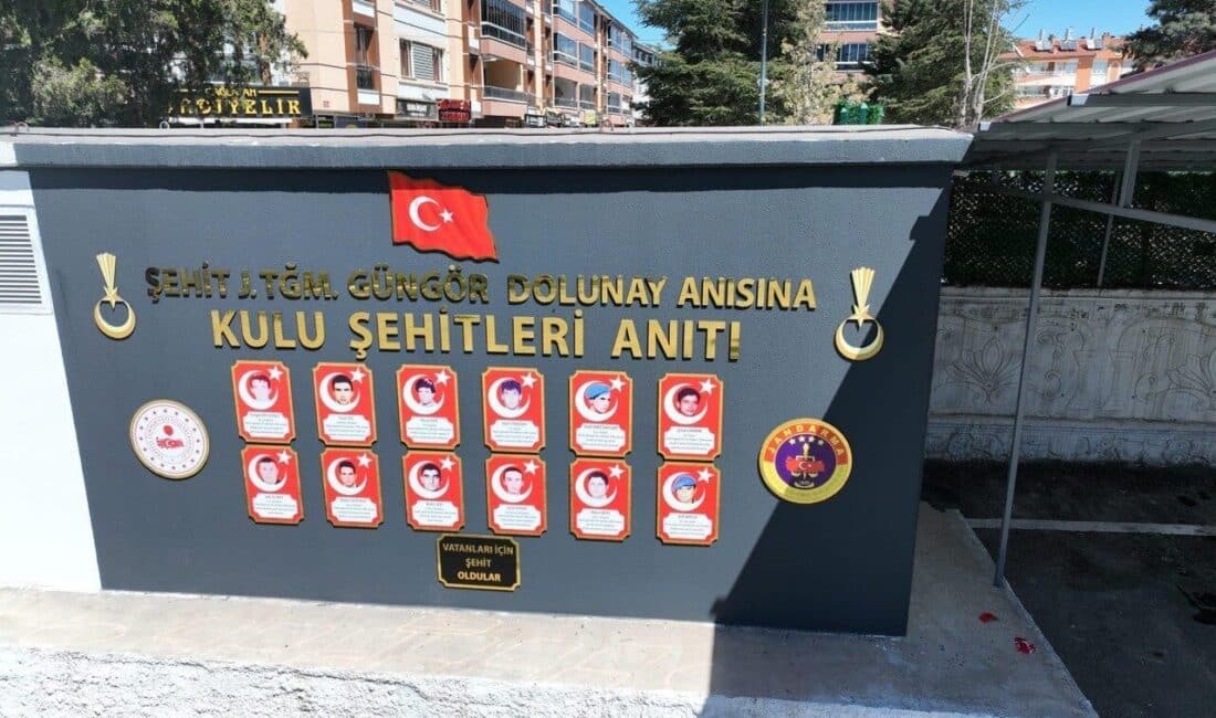 Kulu’da 12 Şehit İçin Anıt Yaptırıldı, Güngör Dolunay Unutulmadı Konya'nın Kulu ilçesinde, şehit Jandarma Teğmen Güngör Dolunay ve 12