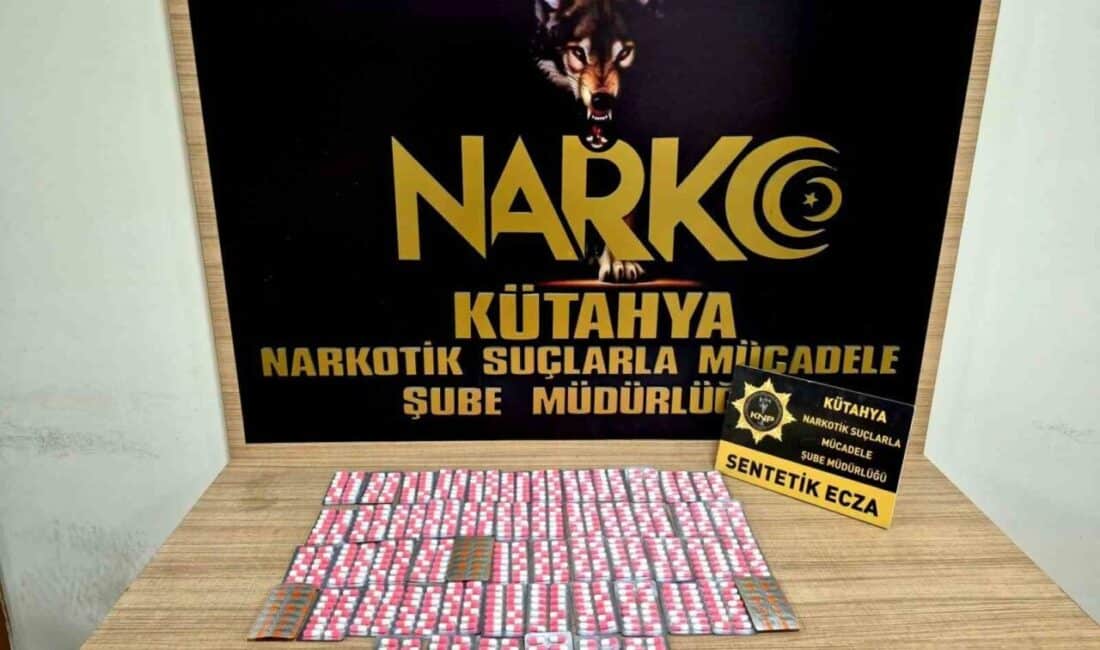 Kütahya’da Uyuşturucu Haplarla Yakalanan İ.K. Tutuklandı Kütahya'da gerçekleştirilen bir operasyonda 750 uyuşturucu hap ile yakalanan İ.K.