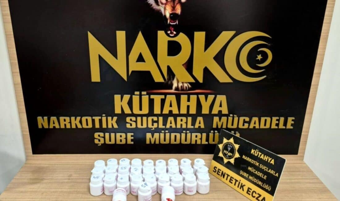 Kütahya’da uyuşturucu ticareti yapan iki kişi tutuklandı. Kütahya'da narkotik ekipleri tarafından durdurulan M.T. ve E.T. isimli iki