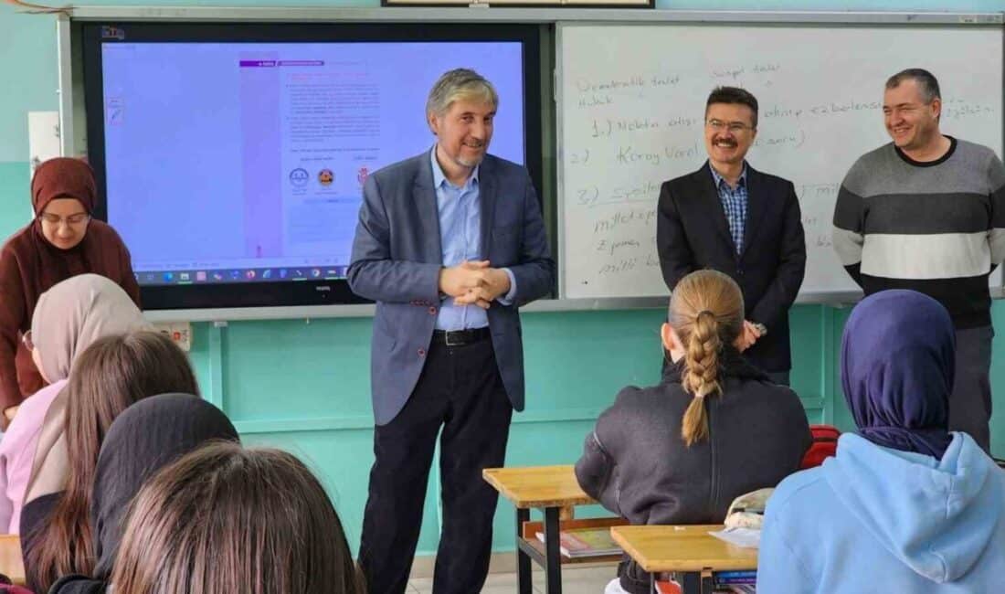 Kütahya’da Sınavlara Hazırlık İçin Öğrencilere Moral Ziyareti gerçekleştirildi Kütahya İl Millî Eğitim Müdürü Mustafa Yılmaz ve Şube Müdürü
