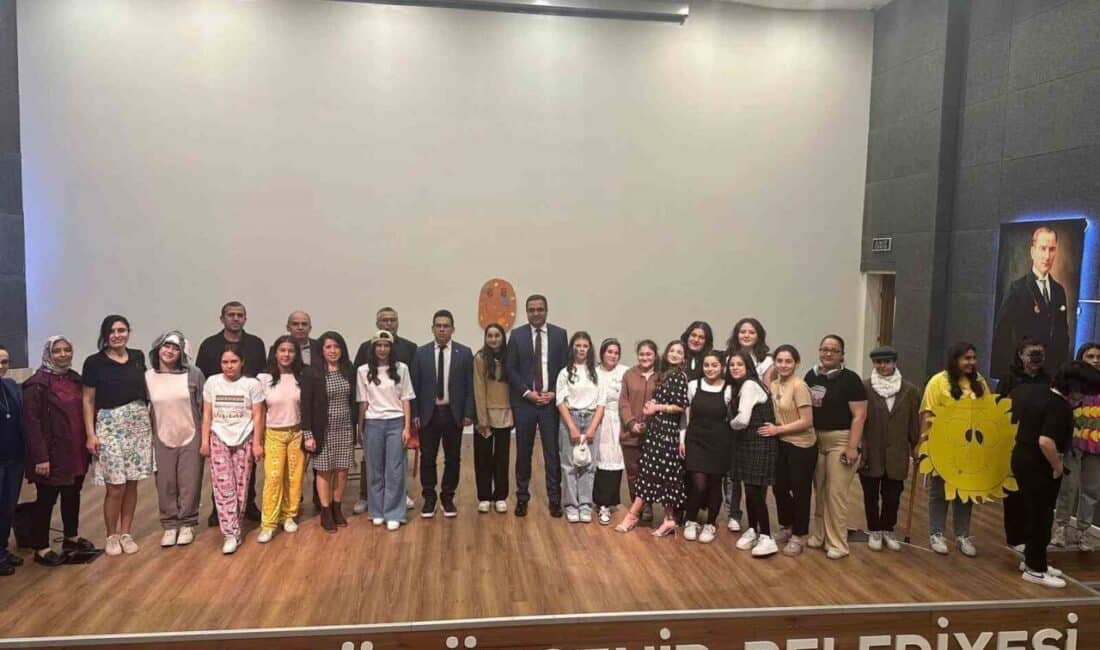 Sarıgöl’de Öğrencilerin “Dünyamız Temiz Olmalı Çocuklar” Adlı Müzikli Draması Beğeniyle İzlendi Sarıgöl Milli Egemenlik Çok Programlı Anadolu Lisesi, 'Dünyamız temiz olmalı