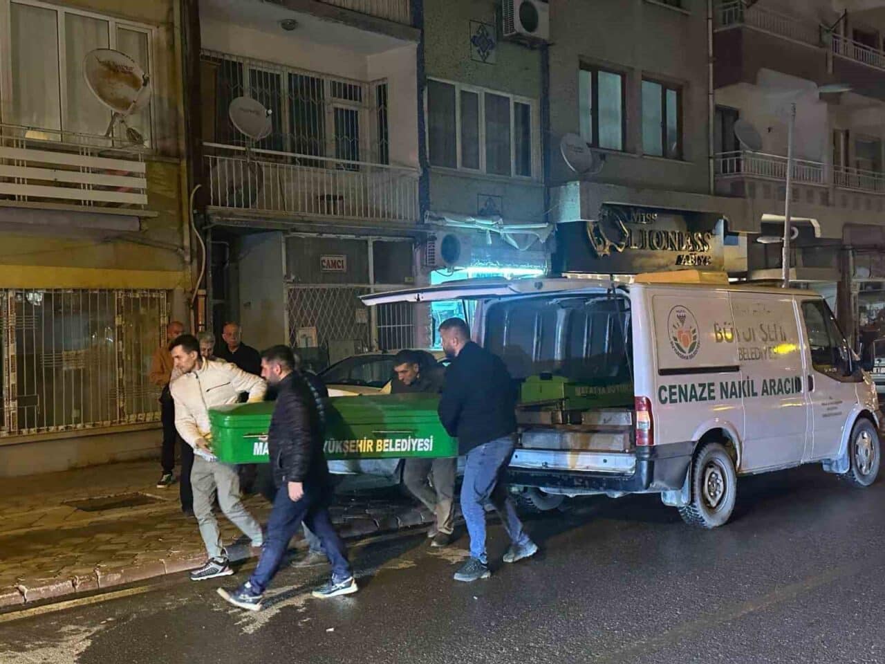 Malatya'nın Battalgazi ilçesinde 30 yaşındaki Gülşah Taştan, evinde ölü bulundu.
