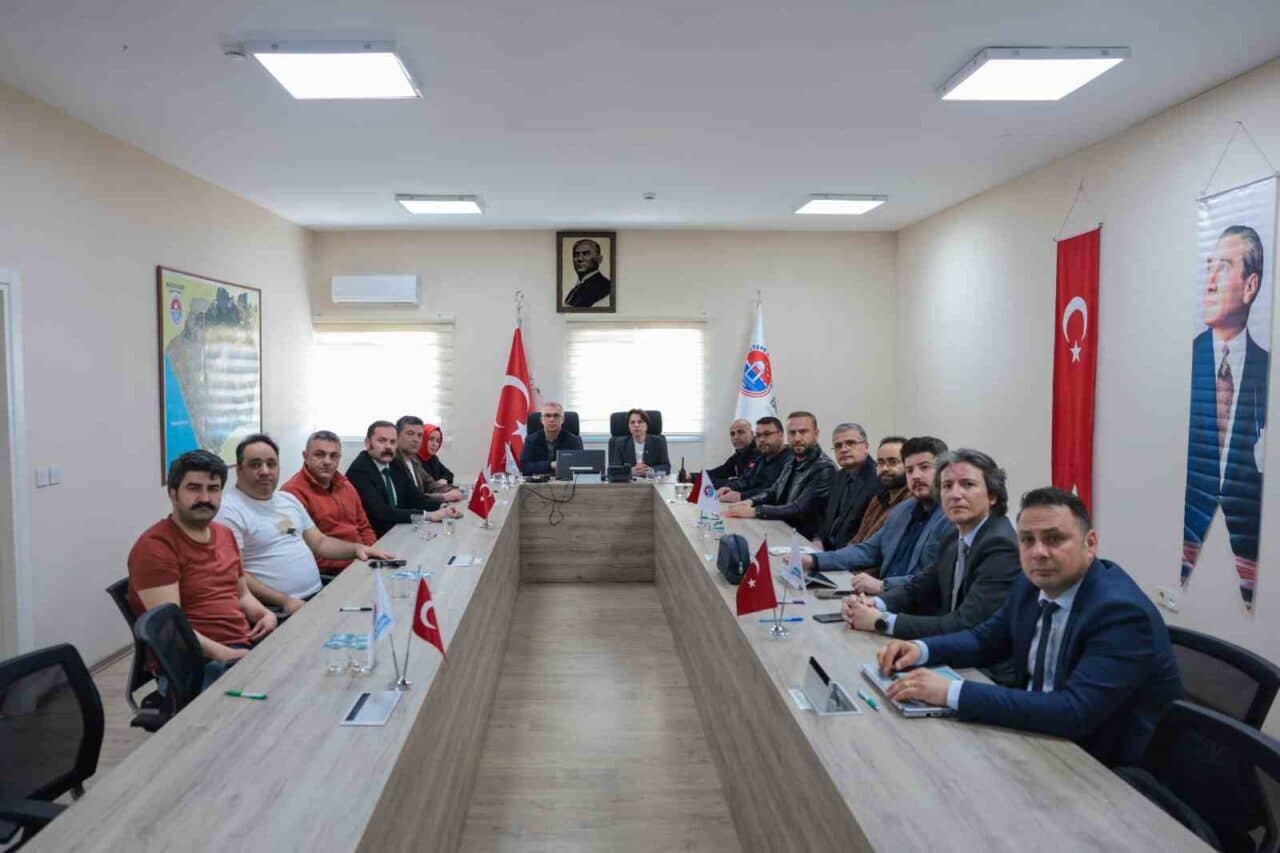 İstanbul'daki 6,2 büyüklüğündeki depremin ardından Maltepe Belediye Başkanı Esin Köymen,