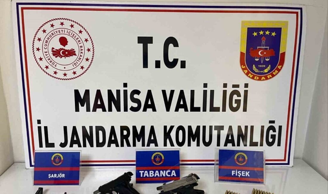 Salihli’de Jandarma Ekipleri Ruhsatsız Silah ve Mermi Ele Geçirdi Salihli İlçe Jandarma Komutanlığı, Beylikli Mahallesi'nde A.O. (65) adına ruhsatsız