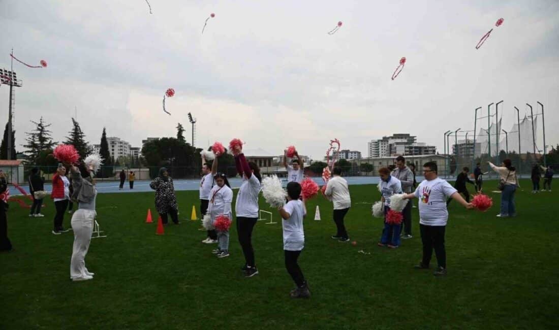 Manisa Otizm Derneği'nin, İçişleri Bakanlığı'nın desteğiyle hayata geçirdiği "Sanat Engel