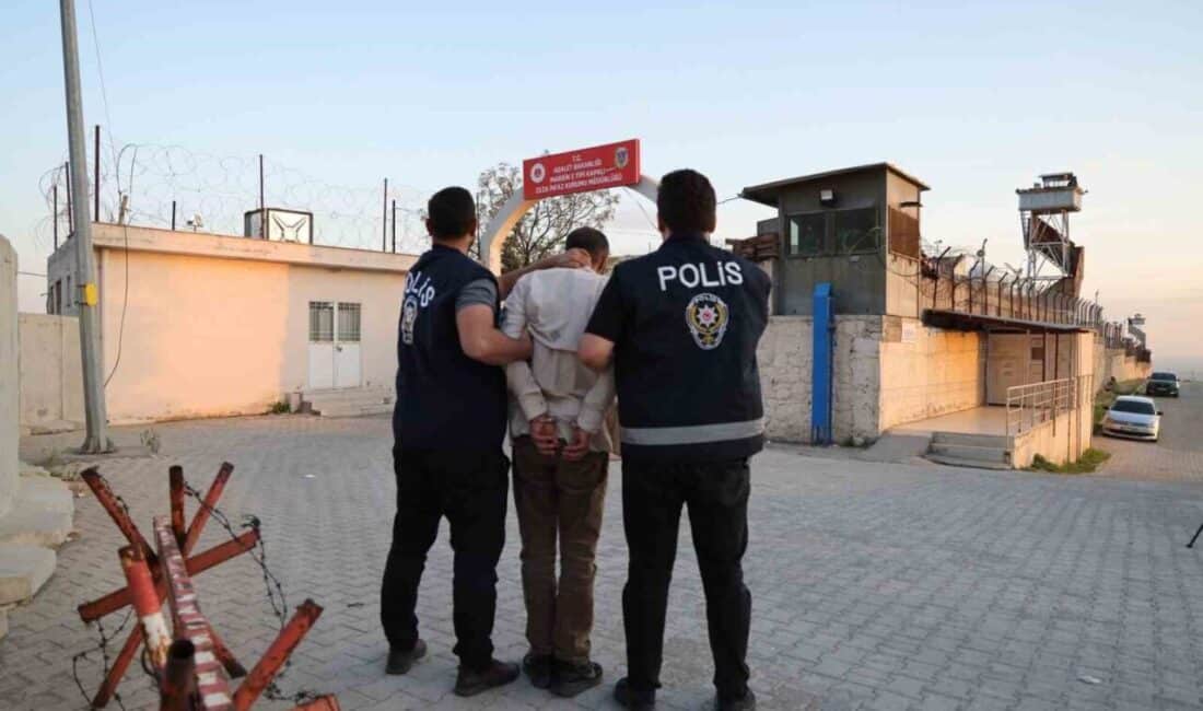 Kızıltepe’de Hakkında 36 Yıl Hapis Cezası Bulunan Firari Polisi Sıkan Ekipler Tarafından Yakalandı Mardin'in Kızıltepe ilçesinde, 36 yıl kesinleşmiş hapis cezası bulunan cezaevi