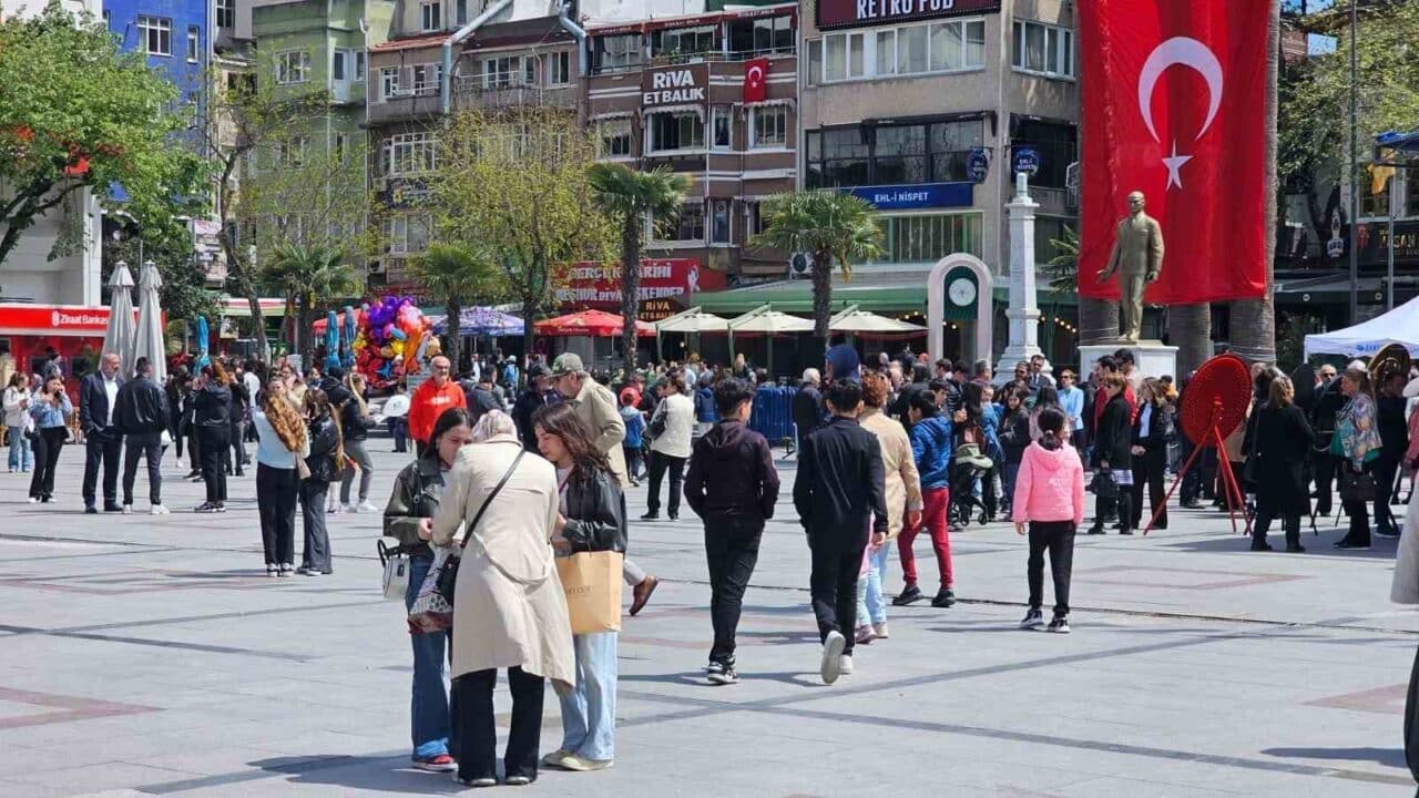 İstanbul'un Silivri açıklarında 6.2 büyüklüğünde bir deprem meydana geldi. Deprem,