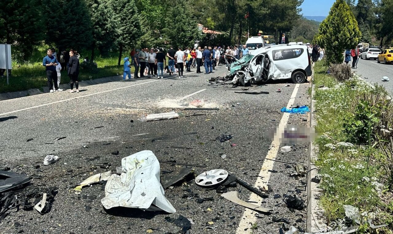 Muğla'nın Marmaris ilçesinde meydana gelen trafik kazasında bir kişi hayatını