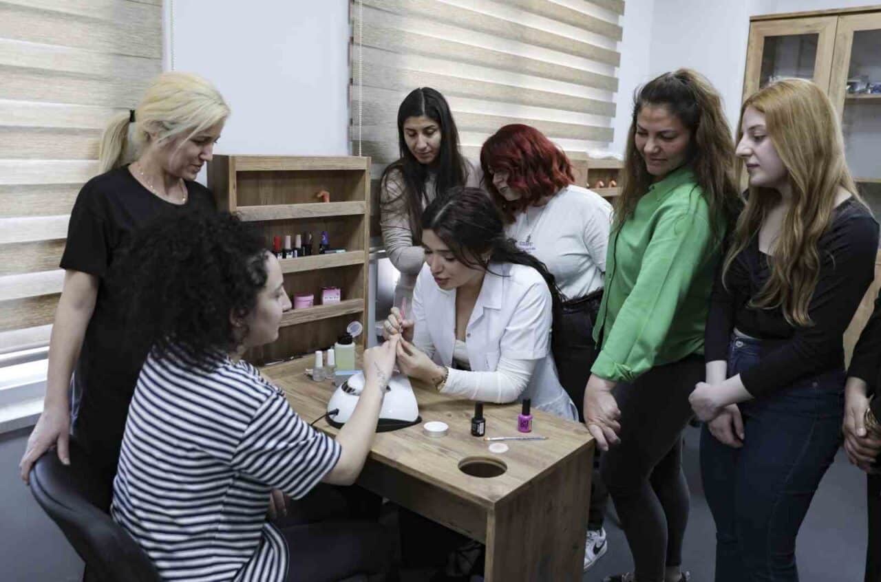 Mersin Büyükşehir Belediyesi, Halkkent MERCEK'te kadın istihdamını artırmak için 'Protez