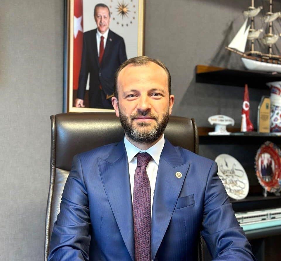 AK Parti Kütahya Milletvekili İsmail Çağlar Bayırcı, CHP lideri Özgür