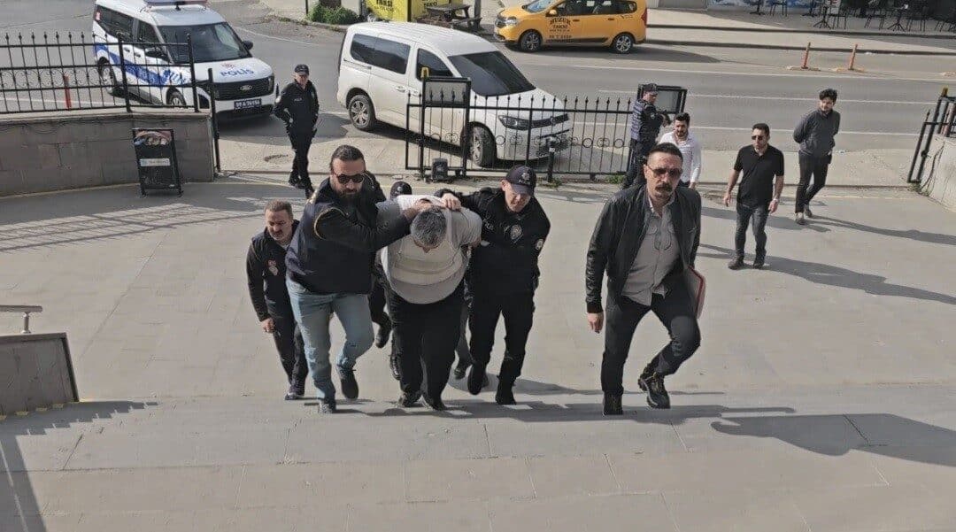 Tekirdağ'ın Çerkezköy ilçesinde miras anlaşmazlığı sonucu amca Mehmet Garip, yeğenleri