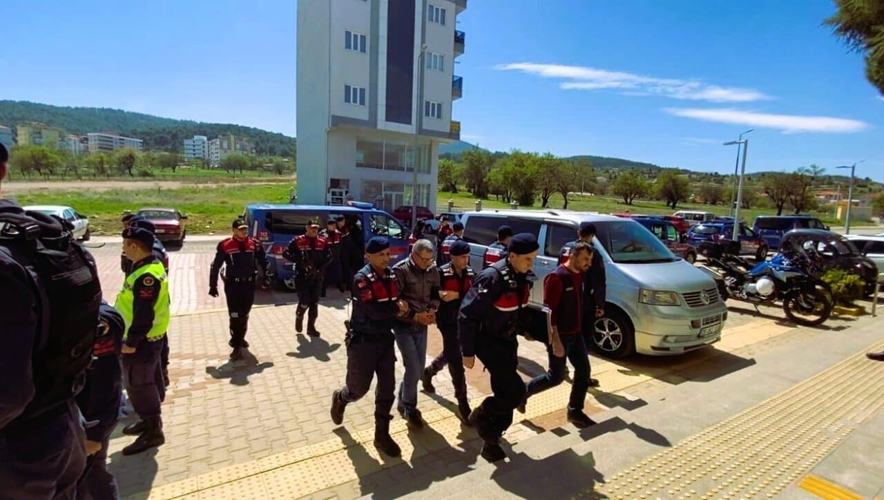 Denizli'nin Acıpayam ilçesinde miras anlaşmazlığı nedeniyle kardeşi Süreyya Acar ve