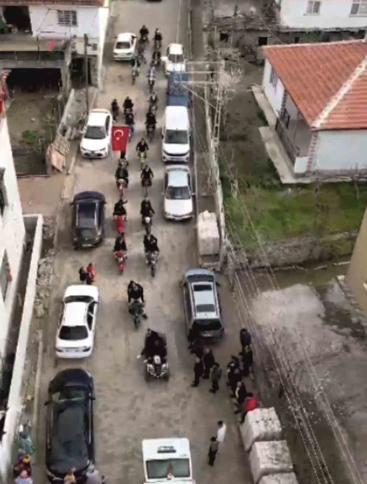 Yozgat'ın Aydıncık ilçesinde motosiklet meraklıları, Murat ve Ebrar Taşgın'ın düğününde