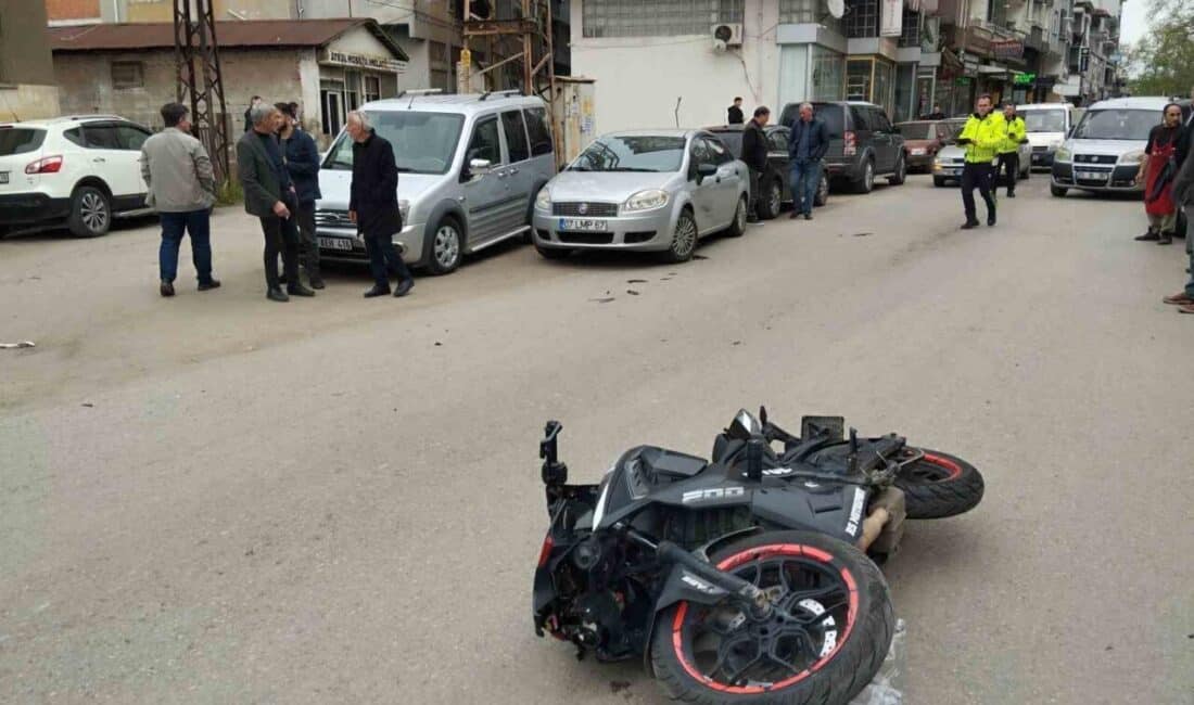 Çarşamba’da motosiklet çarpması sonucu bir yaya yaralandı Samsun'un Çarşamba ilçesinde M.K. yönetimindeki motosiklet, aniden yoluna çıkan M.A.'ya