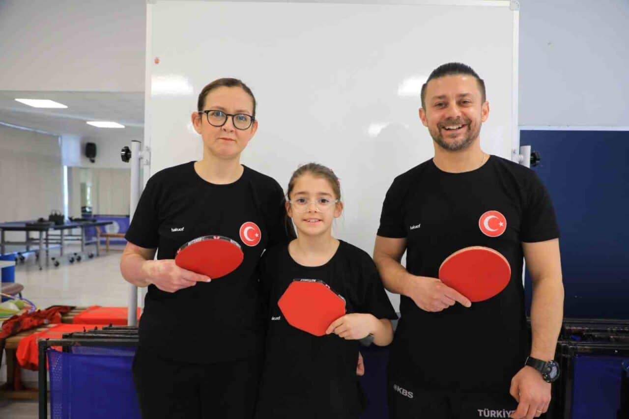 Muğla Büyükşehir Belediyesi sporcusu Aybige Feride Üstündağ, masa tenisinde dünya