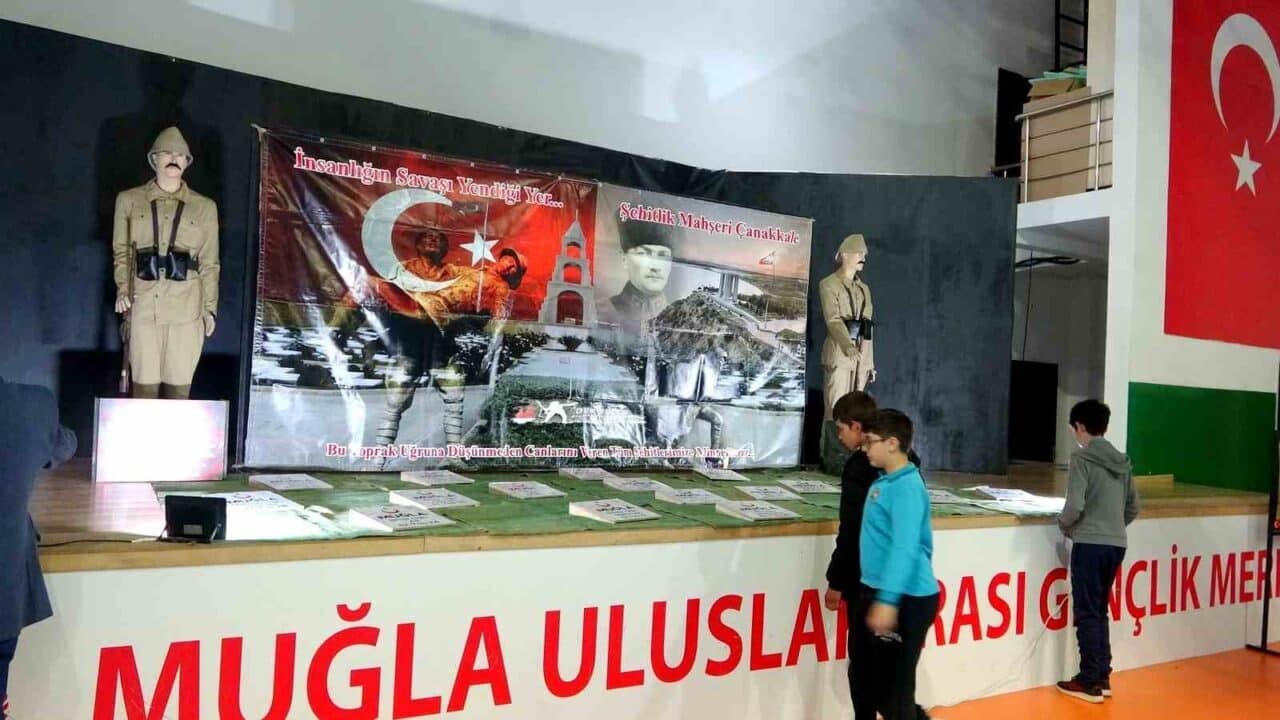 Muğla'da, Çanakkale Savaşı'ndan kalma malzemelerin yer aldığı "Çanakkale 1915 Savaş