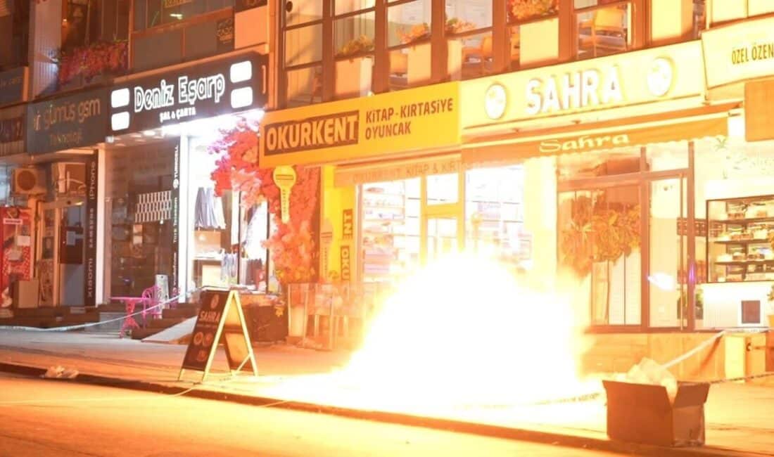 Muş’ta şüpheli çanta patlatıldı, cadde trafiğe açıldı. Muş’ta İstasyon Caddesi'ndeki Eski Acil Yolu Kavşağı'na bırakılan şüpheli çanta,