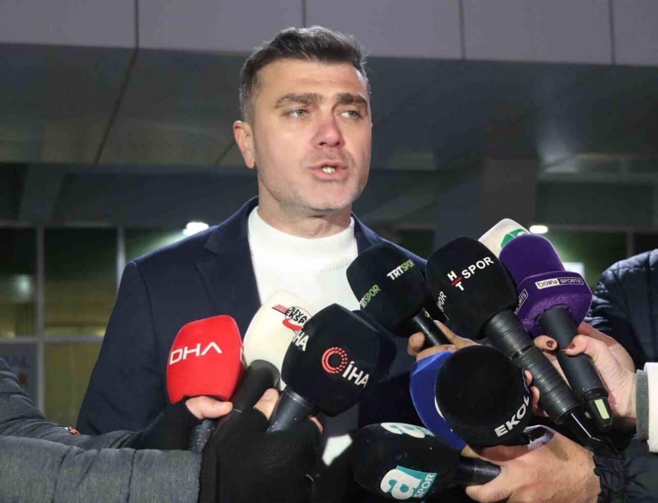 Sivasspor Asbaşkanı Mustafa Kurbanoğlu, Fenerbahçe'ye 3-1 kaybettikleri maç sonrası hakem