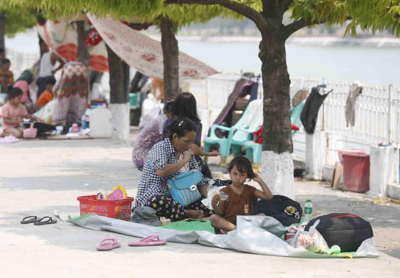 Myanmar'da 28 Mart'ta meydana gelen 7.7 ve 6.4 büyüklüğündeki depremlerde