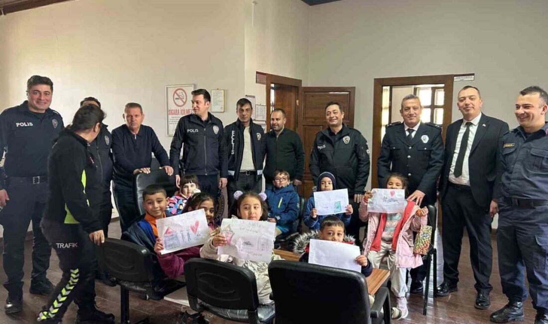 Günyüzü’nde Öğrenciler, Türk Polis Teşkilatı’nın Kuruluş Yıl Dönümünü Kutladı Günyüzü'nde, Türk Polis Teşkilatı'nın kuruluş yılı nedeniyle öğrenciler İlçe Emniyet