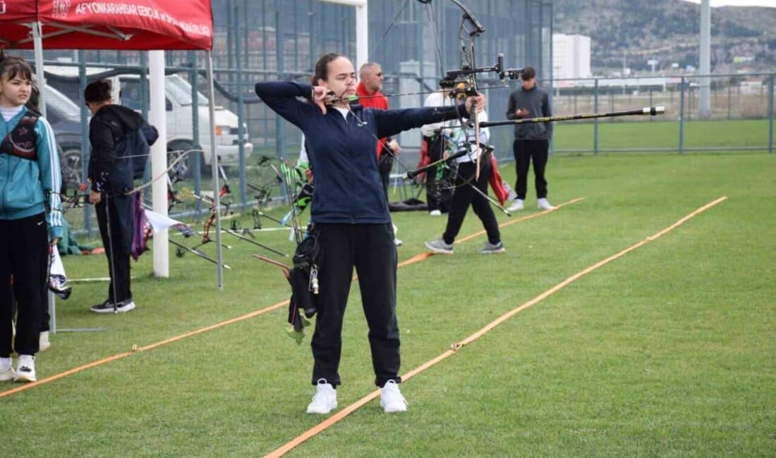 Afyonkarahisar’da Okçuluk Müsabakaları Kategorileri Tamamlandı, Ödüller Sahiplerini Buldu Afyonkarahisar'da gerçekleştirilen gençler, yıldızlar ve küçükler kategorisinde okçuluk müsabakaları Kocatepe