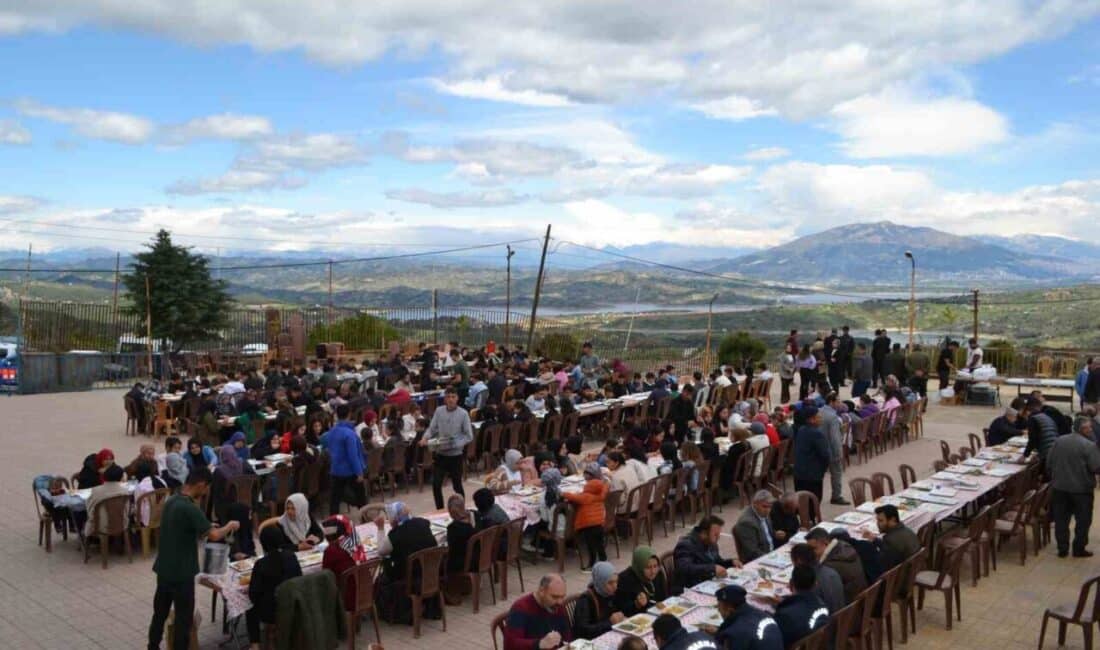 Kahramanmaraş’ta Geleneksel Tirşik Şöleni coşkuyla yapıldı! Kahramanmaraş'ta Döngele Çok Programlı Anadolu Lisesi, yöresel 'Tirşik Şöleni' düzenleyerek,