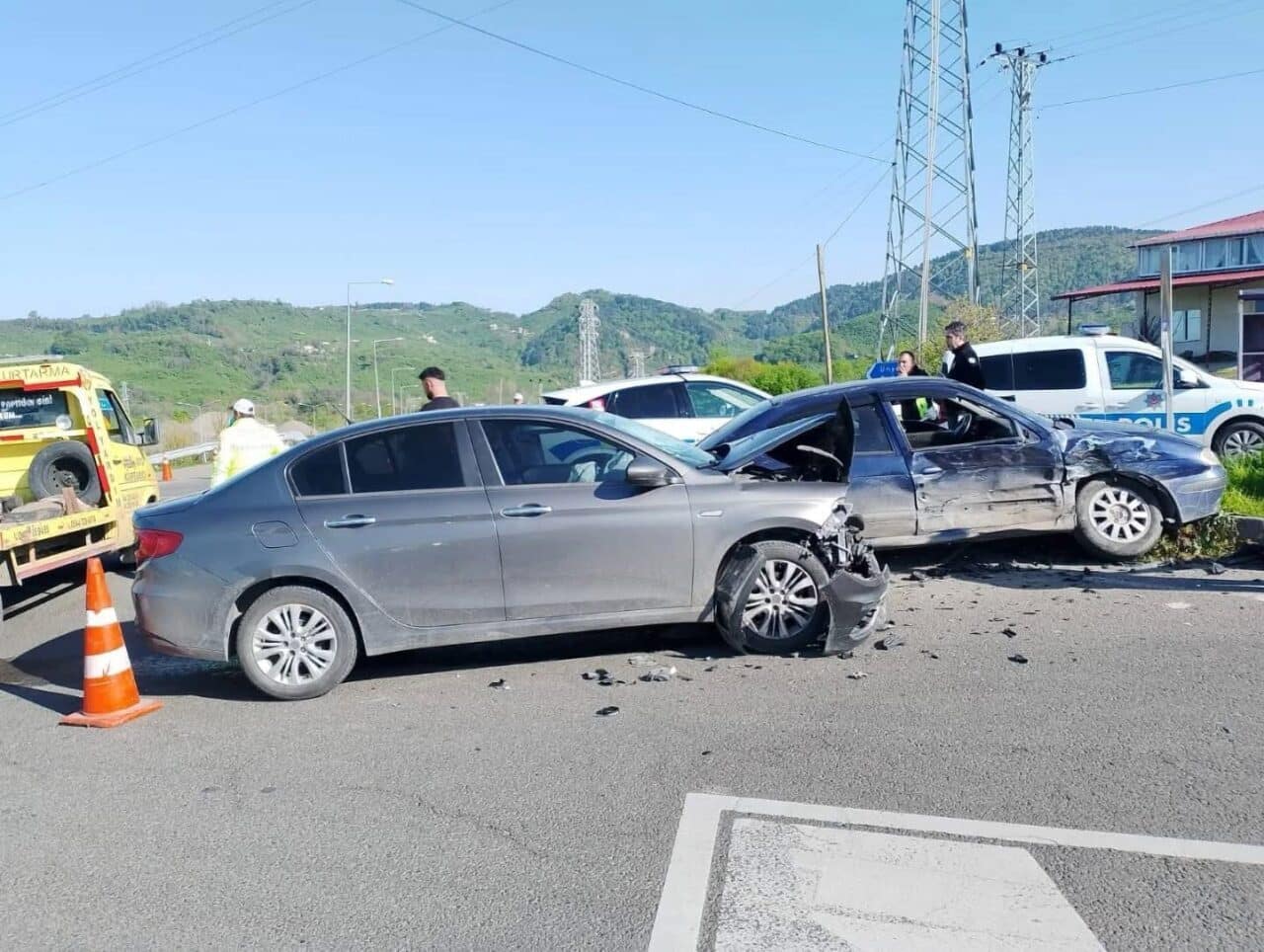 Ünye'de gerçekleşen trafik kazasında Serkan E. yönetimindeki otomobile, Ali B.