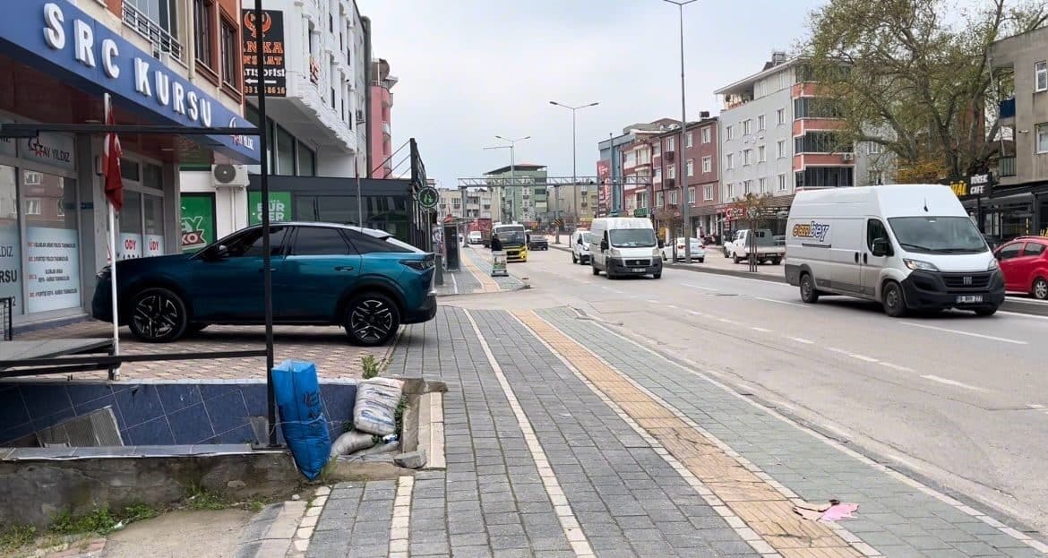 Bursa'nın Gürsu ilçesinde sivil polis ekipleri, aranan bir kişiyi yakalamak