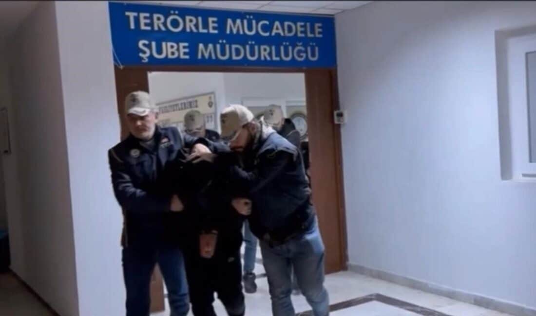 Osmaniye’de FETÖ/PDY Operasyonunda Gözaltına Alınan Üç Kişiden Biri Tutuklandı Osmaniye'de FETÖ/PDY'ye yönelik operasyonda 3 kişi gözaltına alındı. M.K. tutuklanırken,