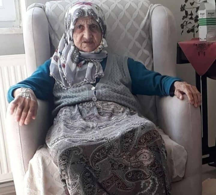 Kastamonu’da otomobilin çarptığı 80 yaşındaki kadın yaşamını yitirdi. Kastamonu'da 80 yaşındaki Şükriye Daşgın, 3 Nisan'da İnönü Mahallesi'nde yolun