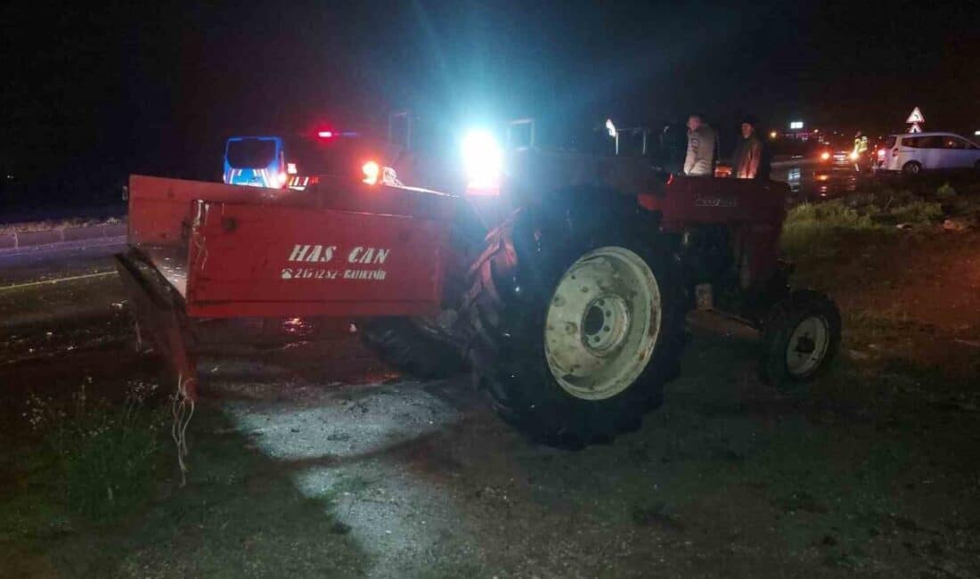 Afyonkarahisar’da otomobil ve traktör çarpıştı: 4 yaralı, 2’si çocuk! Afyonkarahisar'da otomobil ve traktörün çarpıştığı kazada, T.Ç. yönetimindeki otomobil, T.Ö.