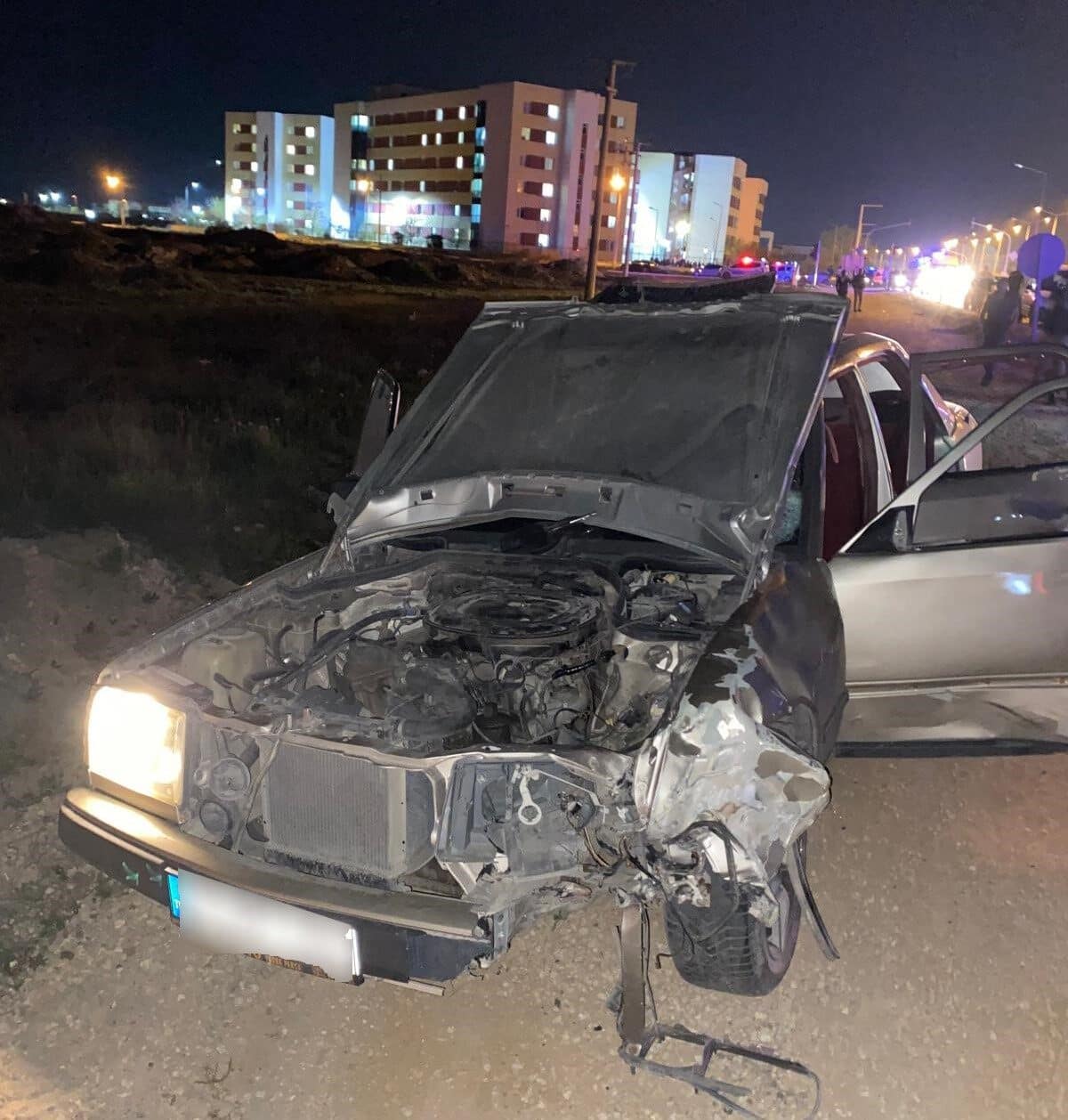 Afyonkarahisar'daki trafik kazasında, H.B. yönetimindeki otomobil, S.E. idaresindeki motosikletle çarpıştı.