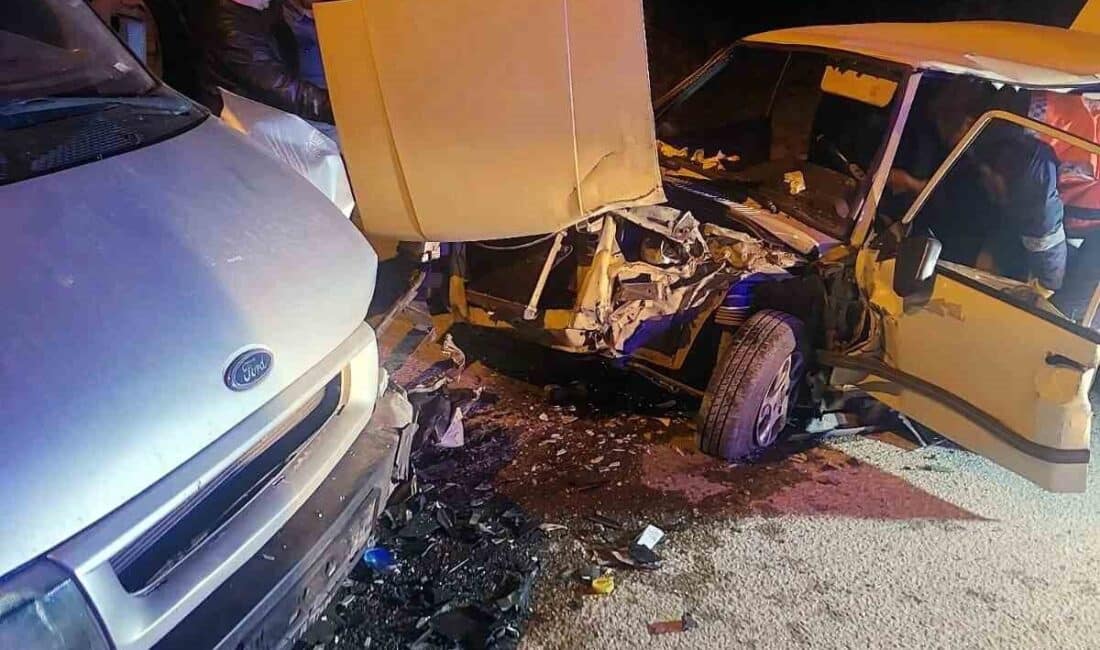 Erenler’de Otomobil ve Panelvanın Çarpıştığı Kazada 3 Kişi Hafif Yaralandı Sakarya'nın Erenler ilçesinde meydana gelen trafik kazasında otomobil ve panelvan