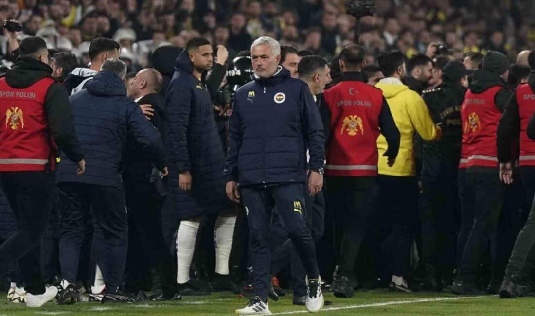 PFDK, Fenerbahçe Teknik Direktörü Jose Mourinho'yu 3 maç men ve