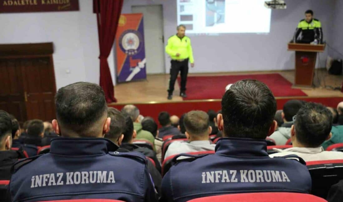 Erzurum’da Trafik Kazalarını Önlemek İçin Bilinçlendirme Semineri Düzenlendi Erzurum Emniyet Müdürlüğü, trafik kazalarını önlemek amacıyla bilgilendirme faaliyetleri düzenliyor.