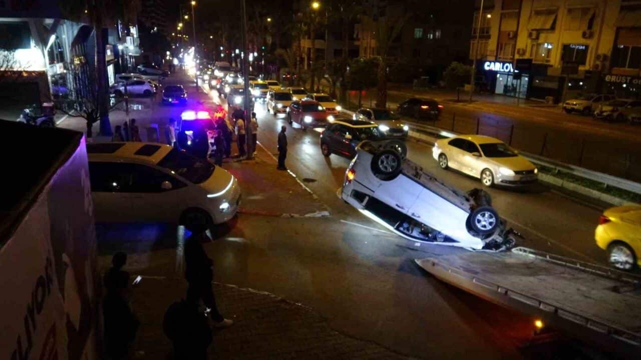 Antalya'nın Muratpaşa ilçesinde meydana gelen trafik kazasında, Eyüp S. yönetimindeki