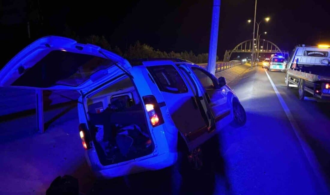 Sandıklı’da Kontrolden Çıkan Ticari Araçta İki Kişi Yaralandı Afyonkarahisar'ın Sandıklı ilçesinde, Y.C.D. yönetimindeki hafif ticari araç kontrolden çıkarak