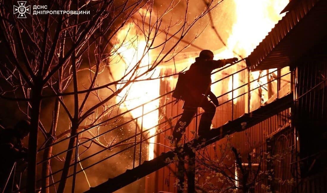 Dnipro’daki İHA Saldırısında 3 Kişi Hayatını Kaybetti, 30 Yaralı Var Rusya'nın gerçekleştirilen İHA saldırısında, Dnipro'da 3 kişi hayatını kaybetti, 30