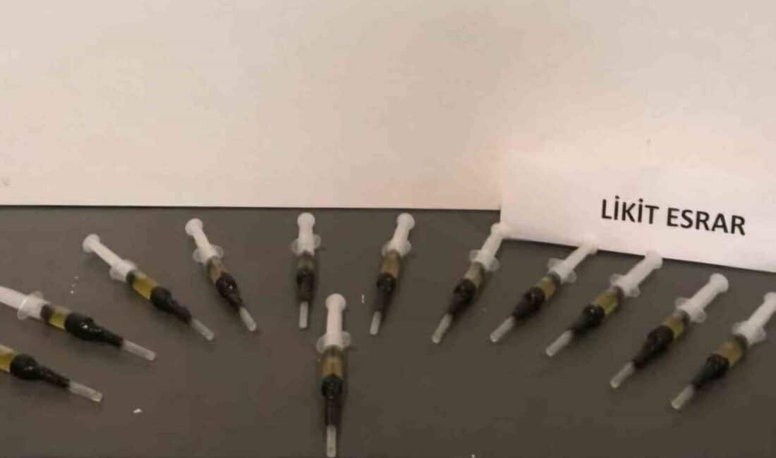 Samsun’da Uyuşturucu Operasyonunda Likit Esrar ve Sentetik Haplar Ele Geçirildi Samsun'da düzenlenen operasyonda, Narkotik Suçlarla Mücadele Şube Müdürlüğü ekipleri 6